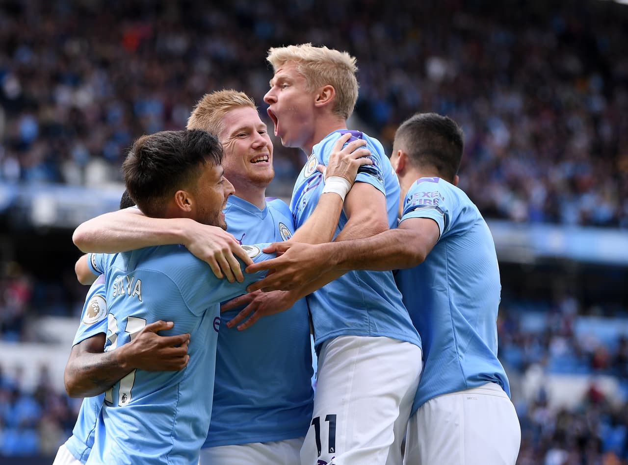 Pep Guardiola, guía del Manchester City, dirige a su equipo para levantar la copa. Con un elenco estrella, se esperan buenos resultados: Raheem Sterling, Sergio Agüero, Kevin de Bruyne, David Silva y Gabriel Jesus. Lo más cerca que han estado son las semifinales en 2015-2016.