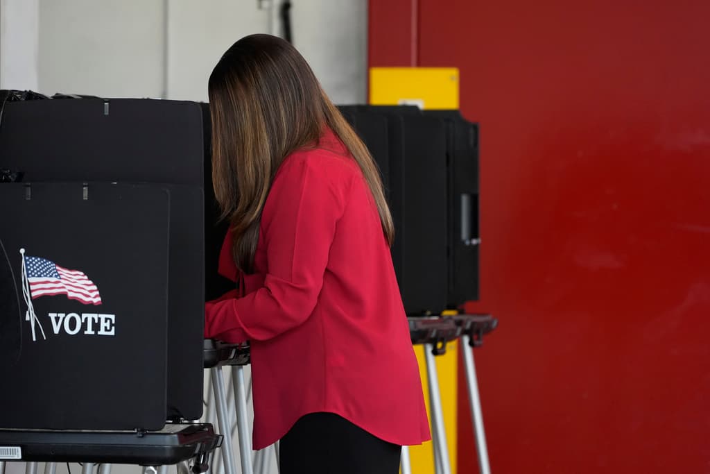Las elecciones primarias de este martes en Florida se realizaron con afluencia moderada de votantes.
