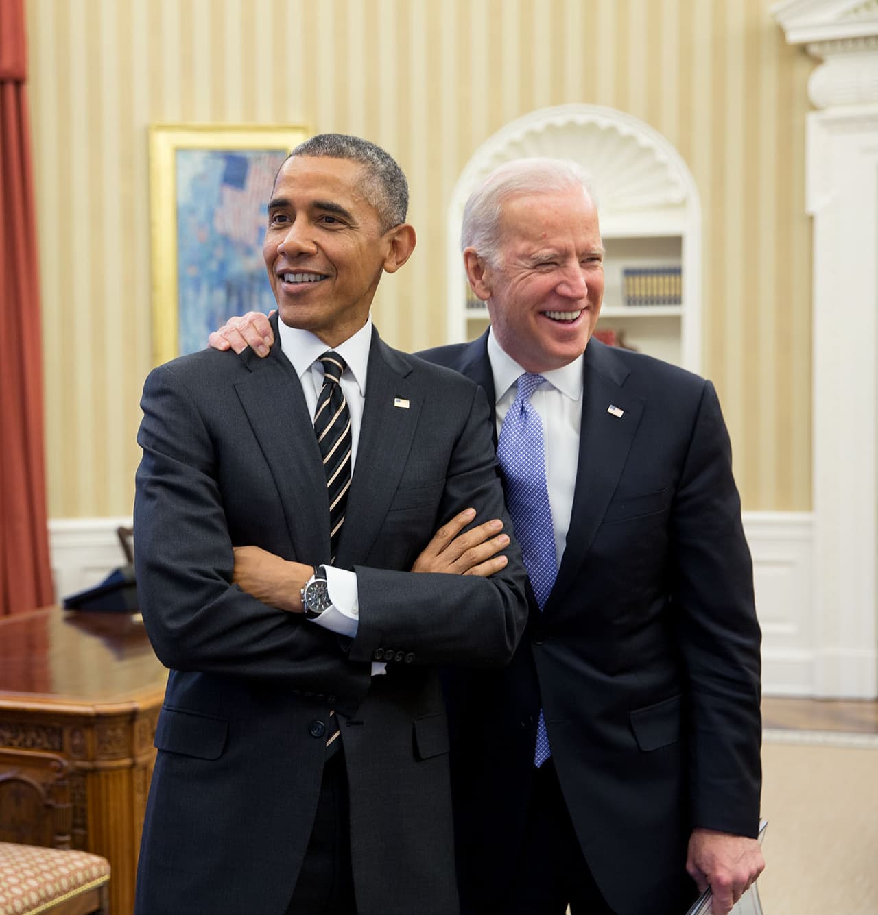 En el cumpleaños número 55 de Barack Obama un tweet de Biden hizo que las redes sociales estallaran. El vicepresidente puso una foto de un brazalete tejido con unas letras que tenían los nombres de Joe y Barack. Lo acompañaba esta inscripción: "Un hermano para mi, el mejor amigo para siempre".