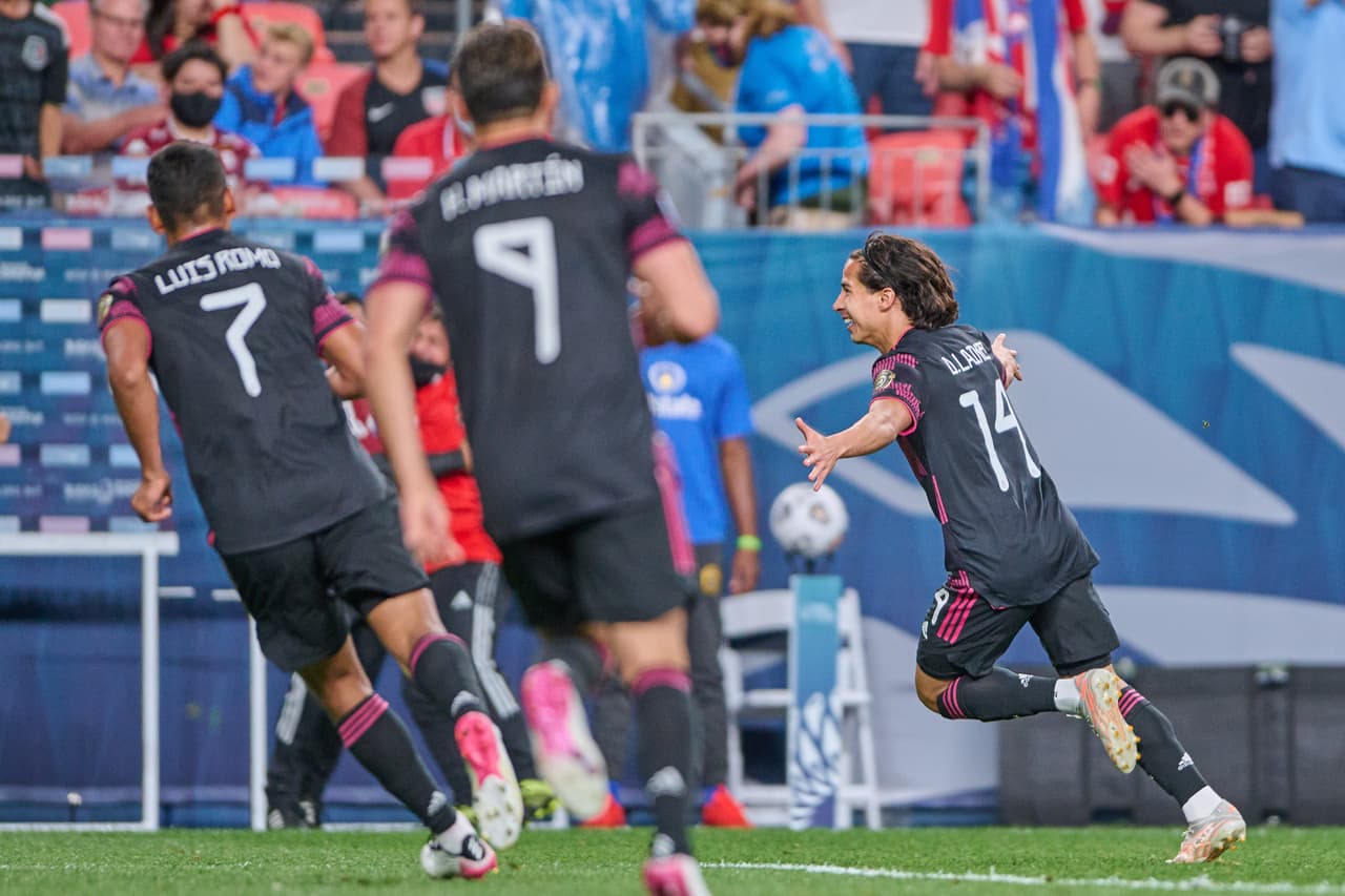Diego Lainez entró de cambio y en menos de dos minutos consiguió lo que era el 1-2 parcial ante USA.