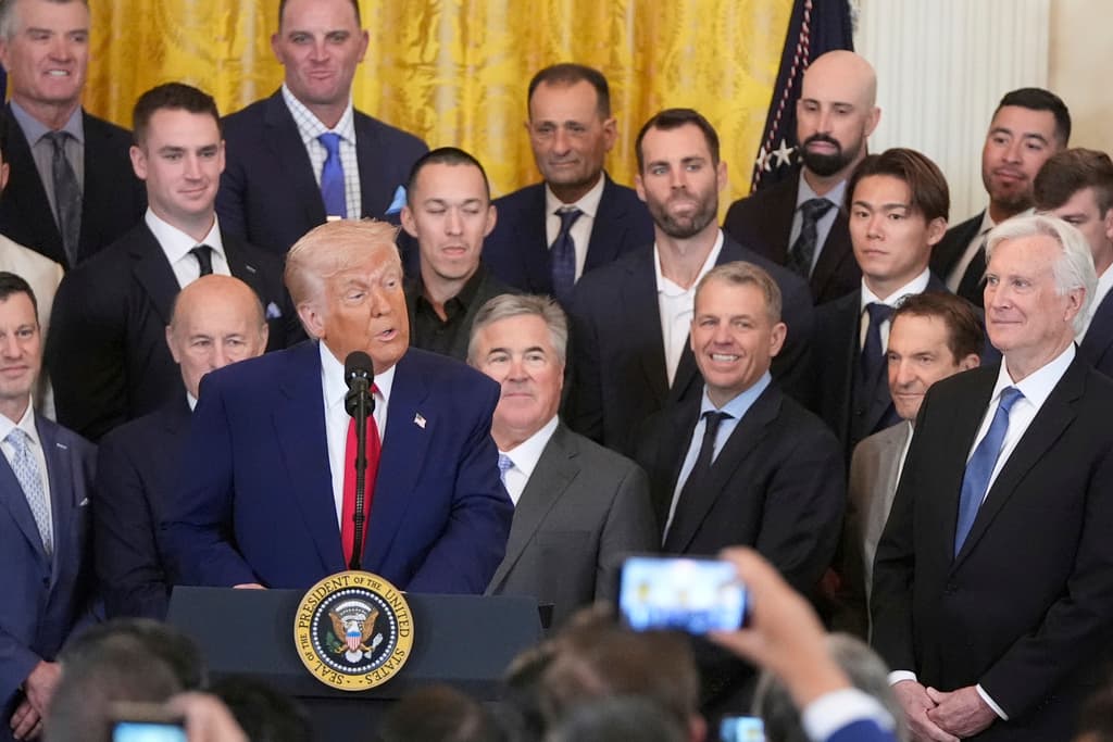 El presidente Donald Trump en una ceremonia junto con Los Angeles Dodgers en la Casa Blanca.