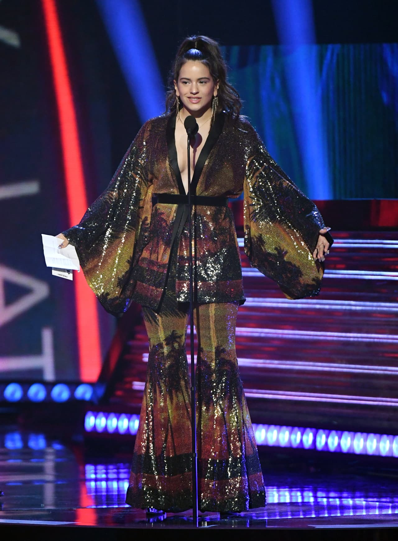 La española Rosalía estuvo nominada en cinco categorías y se llevó dos premios esa noche: Mejor Fusión Urbana y Mejor Canción Alternativa, ambos por su sencillo 'Malamente'.