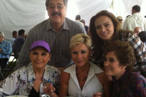 "Yo lo que quiero es trabajar, hay que estar ocupado y estoy seguro que el trabajo me reactivará, porque he dejado muchas cosas en la vida: soy maestro de inglés, licenciado en Economía y todo lo dejé por ser actor; así que estoy listo para todo lo mejor que todavía falta por llegar", finalizó.