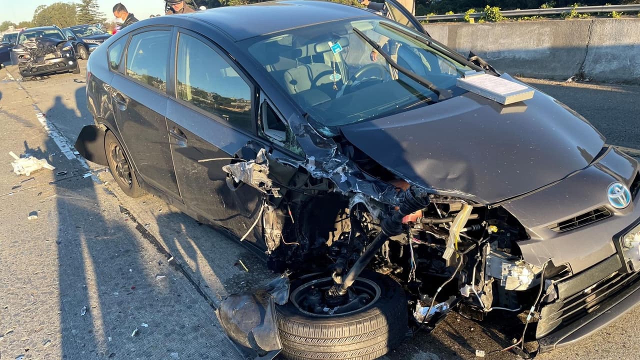 El accidente se registró este miércoles a las 7:30 am y en él estuvieron involucrados 11 vehículos.
<br>