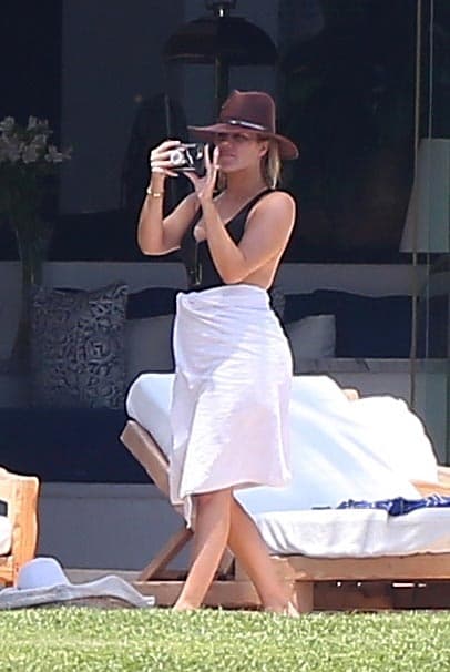 Tristan no ha dejado de estar muy cerca de Khloé en los últimos meses, después de que ella dio a luz a True, el deportista fue visto visitándola en la clínica de Cleveland, Ohio, según informaron medios estadounidenses.