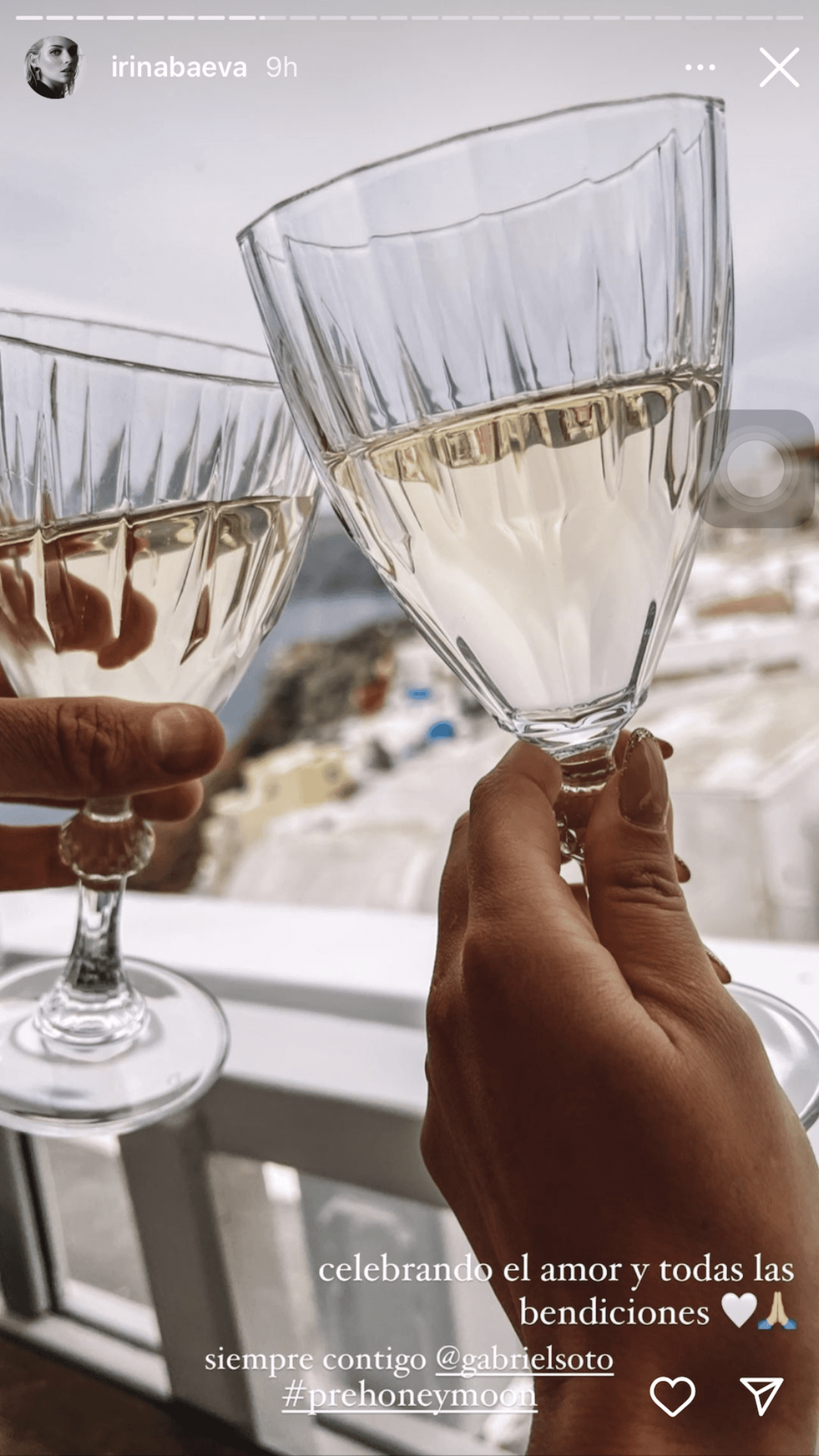 Por ejemplo, no se fueron de ahí sin disfrutar de los buenos tragos y gastronomía. 
<br>