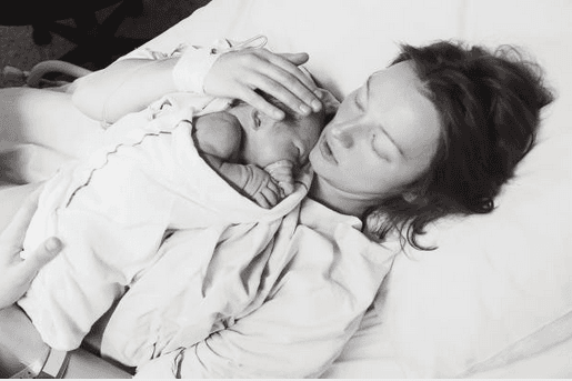 El anuncio de TV de una mujer recuperándose de su postparto y que nunca viste porque lo vetaron