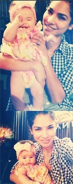 A pesar de las adversidades, ella disfruta al máximo la compañía de esta pequeñita.