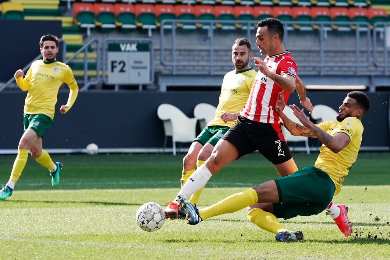 El PSV se impone 3-1 al Fortuna Sittard en la Jornada 25 de la Eredivisie. Eran Zahavi anotó doblete para los de Eindhonven y Noni Madueke anotó el tercer tanto. Cox anotó el gol en solitario para su equipo. El mexiano Erick Gutierrez entró de cambio al minuto 67.