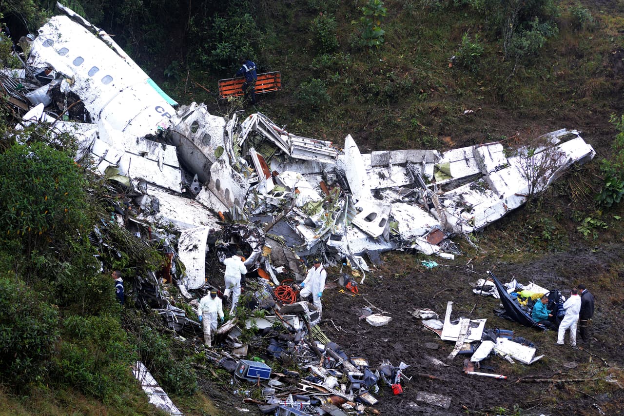 Accidente aéreo de Chapecoense: en total 16 futbolistas perdieron la vida en el siniestro antes de jugar la final de la Copa Suramericana en Medellín, contra Atlético Nacional. Entre ellos, el arquero Danilo, el delantero Bruno Rangel y el mediocampista Cléber Santana.
