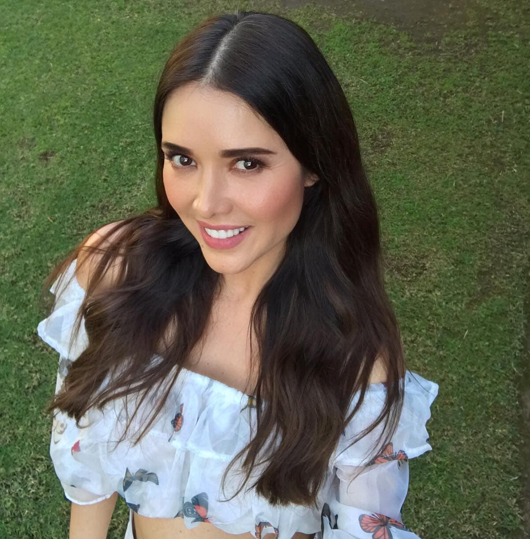 La actriz mexicana debutó en las telenovelas con el papel de Mónica en 'Por tu amor'. Ese mismo año también formaría parte del elenco de 'Infierno en el paraíso', 'DKDA' y 'Mujeres engañadas'.