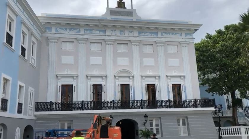 Le cambian el color a la Fortaleza