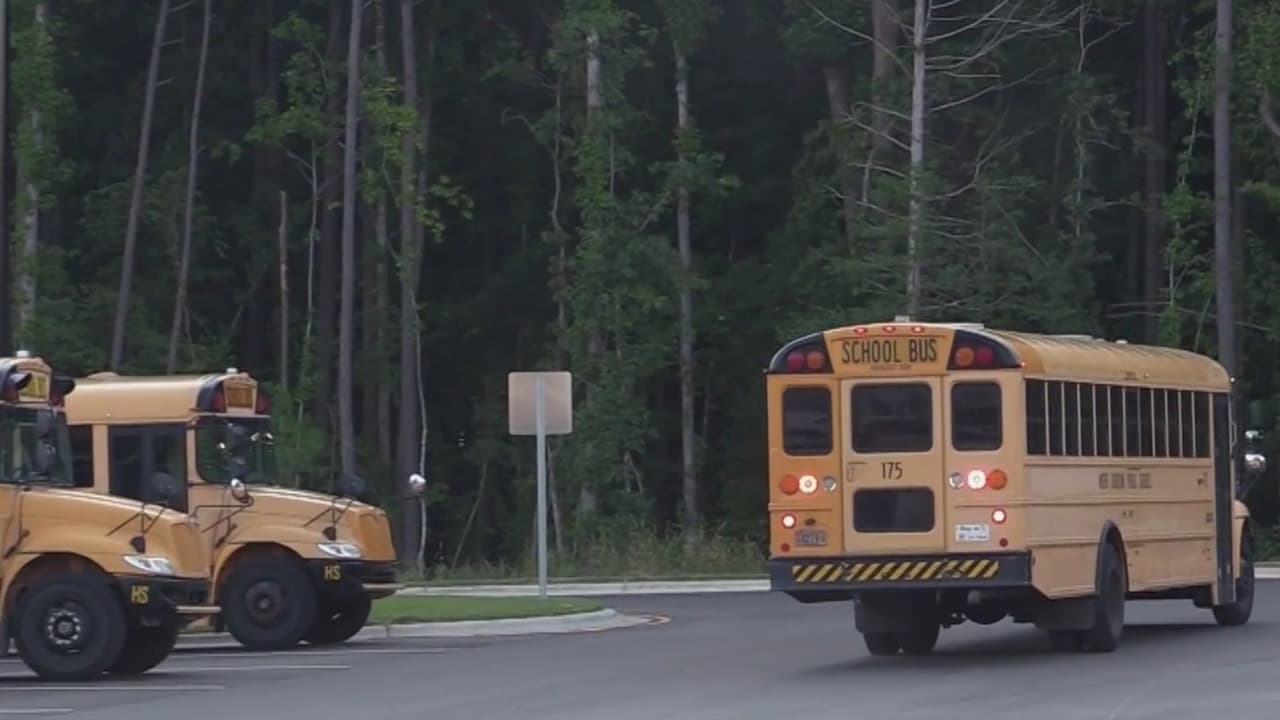 Ante operativos migratorios, Carolina del Norte endurece leyes contra el acoso escolar