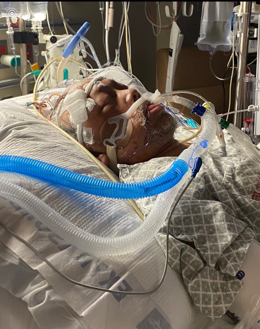 Después de que su condición empeoró, permaneció inconsciente en el Hospital de la Universidad de Temple, dijo su familia. Falleció el 18 de enero.