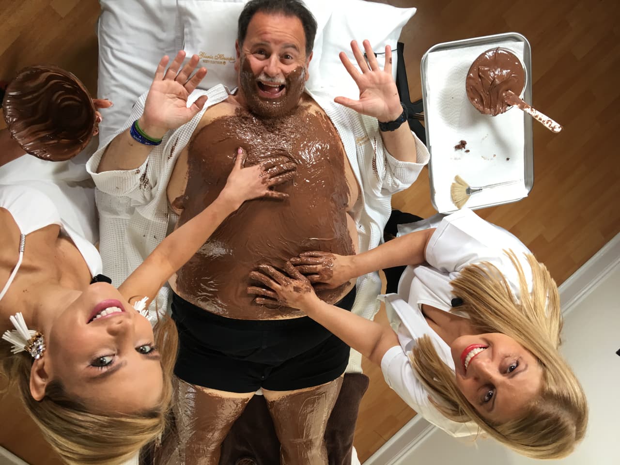 Y es que el chocolate no se le quitaba del cuerpo.