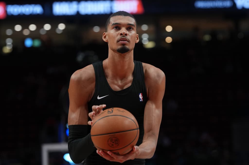 Wembanyama no juega el Juego 3, pero su calentamiento reaviva la ilusión en Spurs