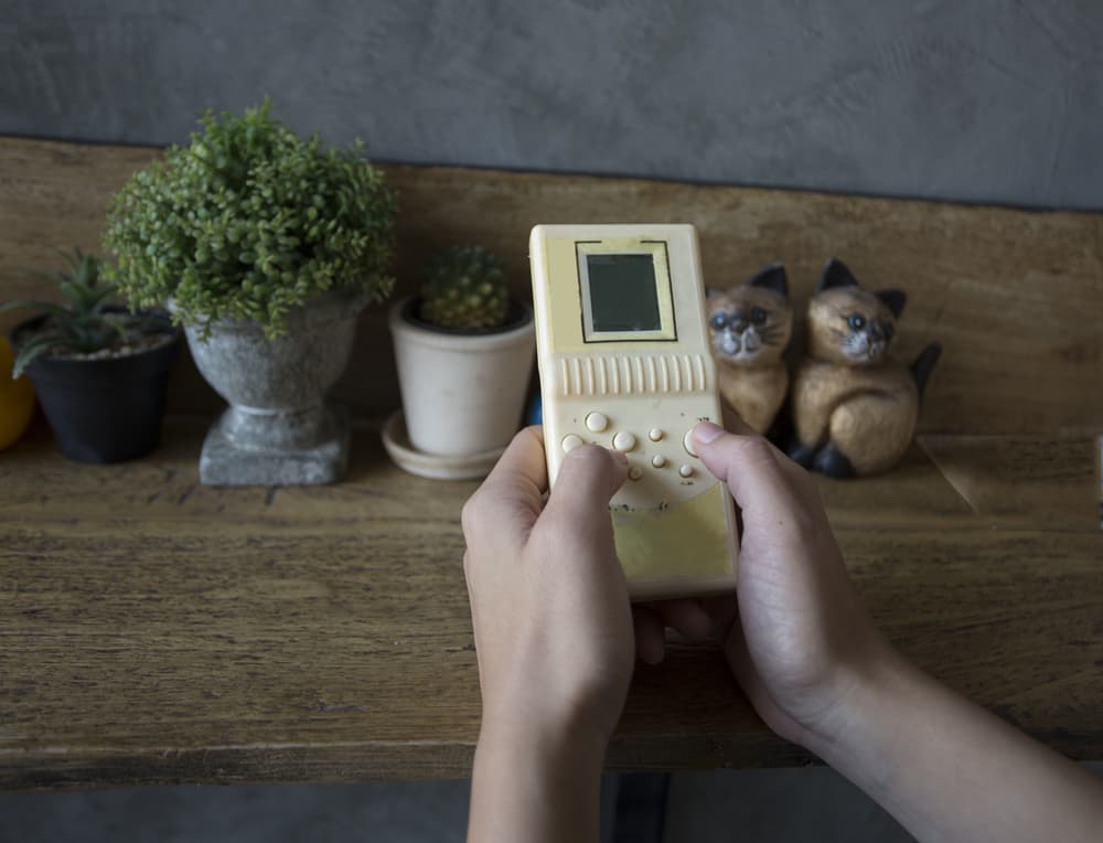 <b>Neptuno en Sagitario (1970-1984)</b>
<br>Si eres de los nacidos entre el 1 de diciembre de 1970 y el 19 de enero de 1984 tu Neptuno natal está en Sagitario en el centro de una generación de preparación para la gran revolución cibernética, el tiempo de las grandes transformaciones sociales, el reconocimiento de muchos derechos humanos y la afirmación de ideales.
<br>