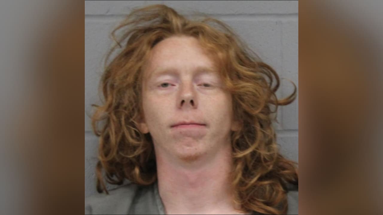 Hallan cadáver de un hombre en una caja; arrestan a su compañero de cuarto en Austin