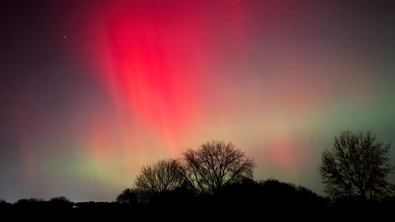 Auroras boreales iluminan el cielo de Chicago: las mejores fotos del fenómeno
