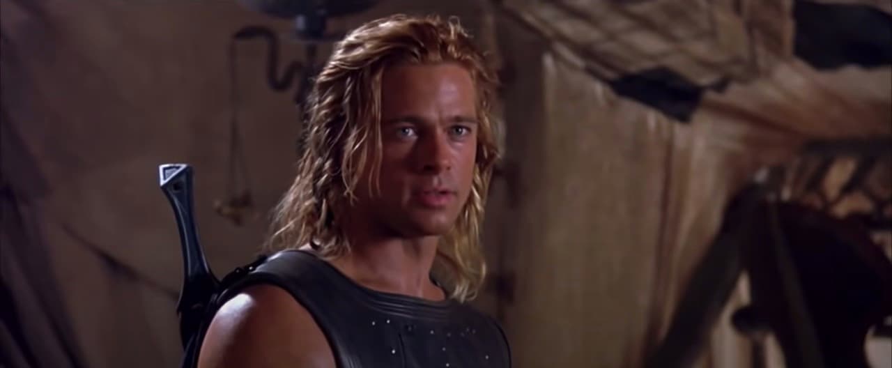 El extra George Camilleri murió en 2004 tras sufrir una fractura de pierna durante la filmación de ‘Troya’. El actor desarrolló un coágulo que causó complicaciones y murió dos semanas después.