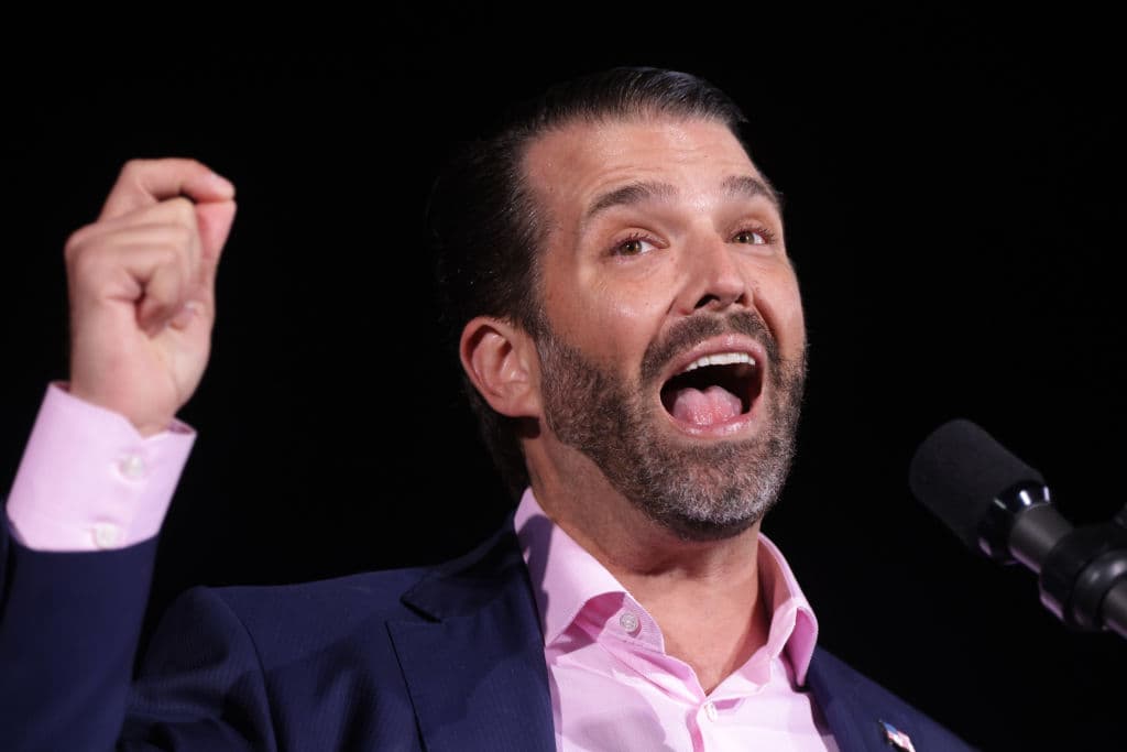 Trump Jr. pone sobrenombre ‘chistoso’ a Ted Cruz, deja mal al gobernador de Texas y crea confusión (en un solo tuit)