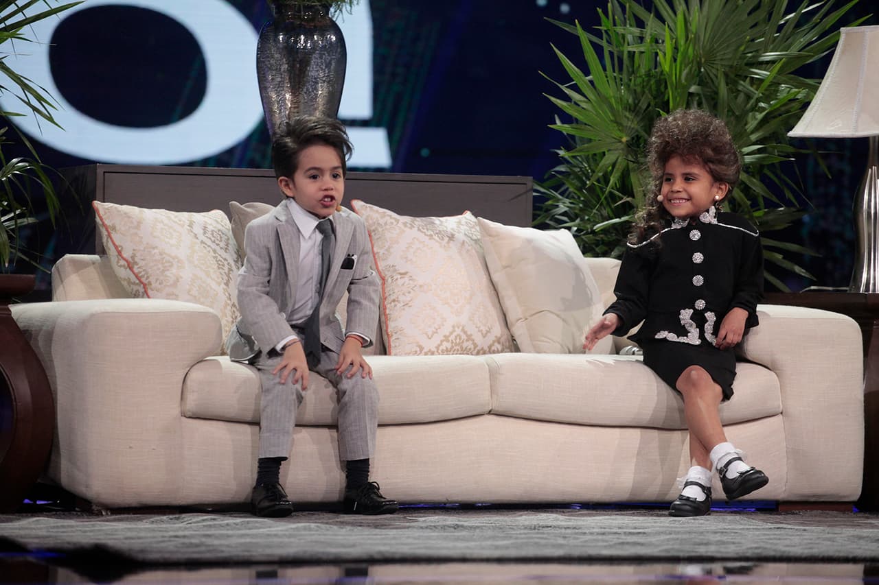 Después Beba lo cuestionó: ¿Es cierto ese rumor de que tienes problemas de oído? Más adelante el personaje evidenció que sí.