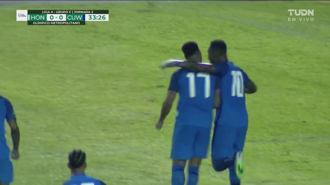 ¡Perfora la red! Leandro Bacuna marca el 0-1 para Curazao