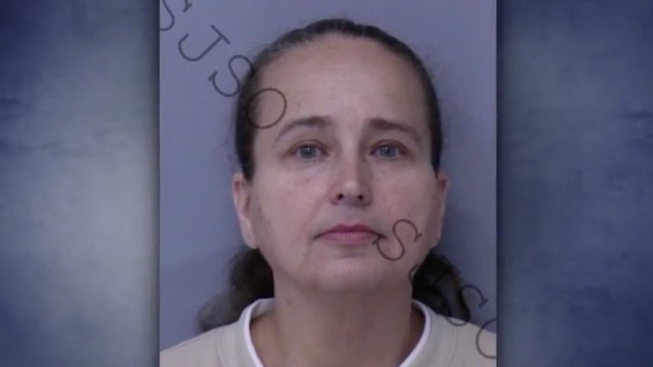 Arrestan a mujer de Florida que usó a su hijo en un esquema de fraude de adopción 
