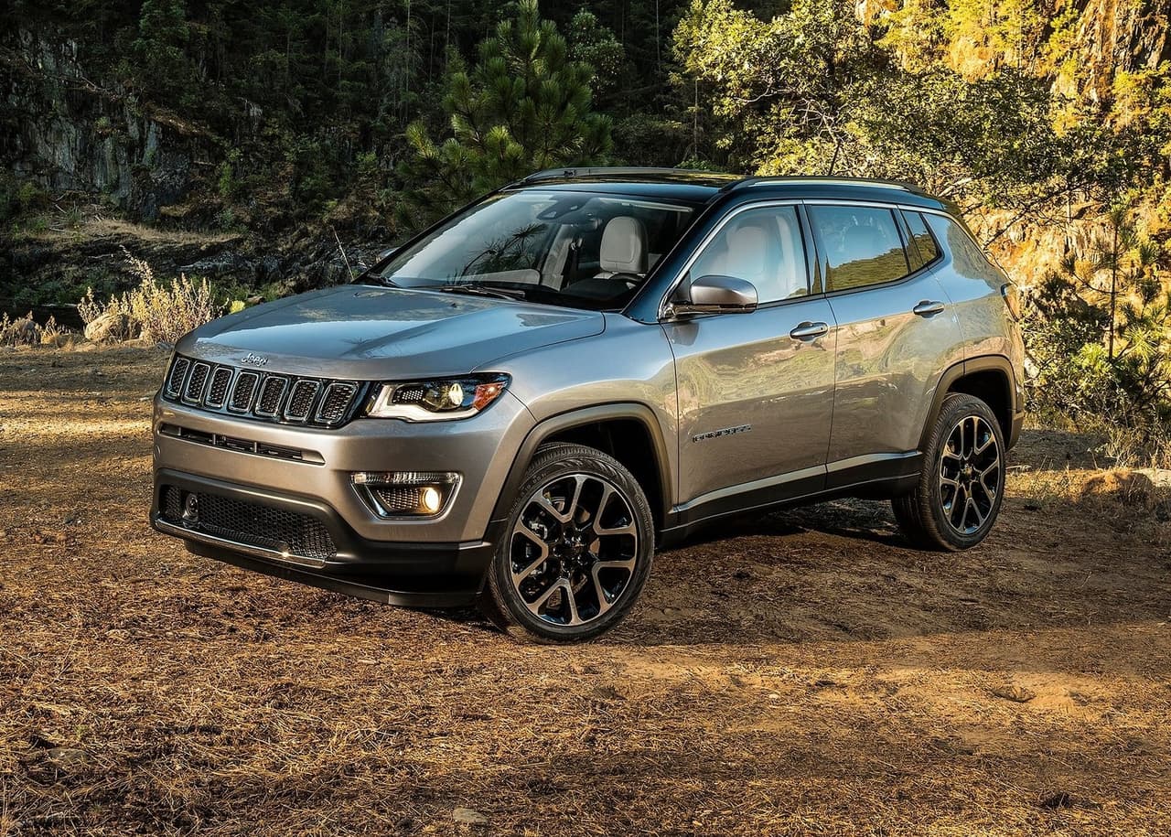 <h3 class="cms-H3-H3"><b>12. Jeep Compass</b></h3>
<br>
<br>Aumento del valor de mercado sobre el valor previsto
<br>
<ul>
 <li>En dólares: $7,163</li>
 <li>En porcentaje: 46.4%</li>
</ul>