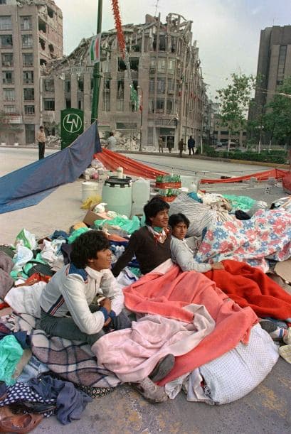 Aún falta que todas las familias tengan su propio plan de emergencia y se aseguren de que las edificaciones donde viven cumplan con las especificaciones para soportar un temblor fuerte. "Todavía hay edificios dañados por el temblor de 1985 que podrían caerse", precisó Salcido.