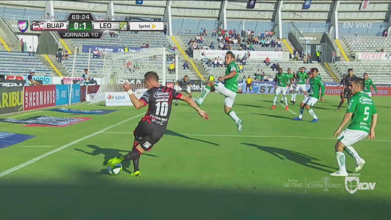 Ida y vuelta entre Lobos BUAP y León: rabona y casi es gol