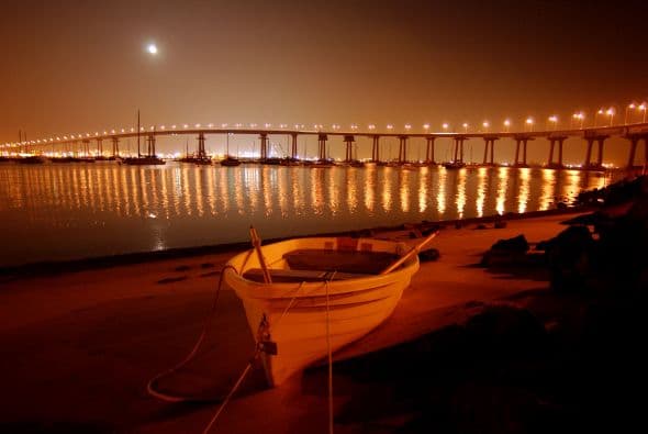 Y Coronado Beach, perfecta para los niños de día y para los adultos de noche.
