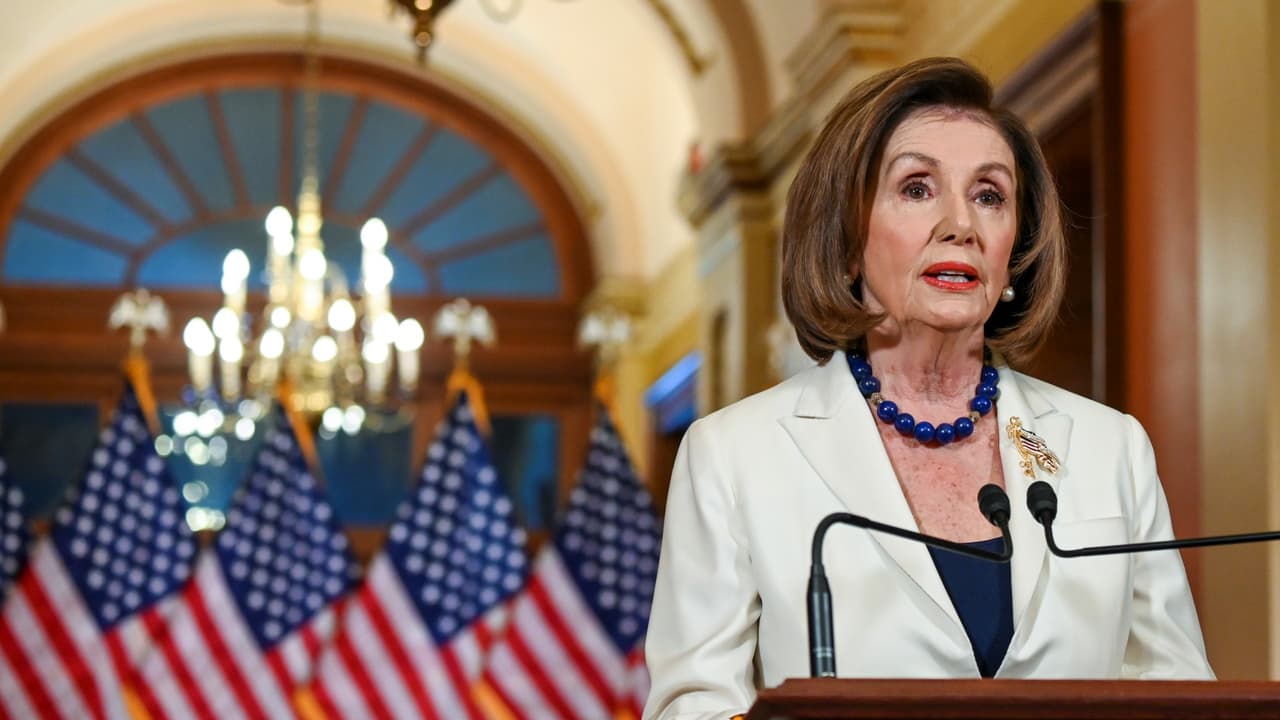 Pelosi impulsa el ‘impeachment’ a Trump que antes quiso detener: así es la nueva etapa de acusación formal