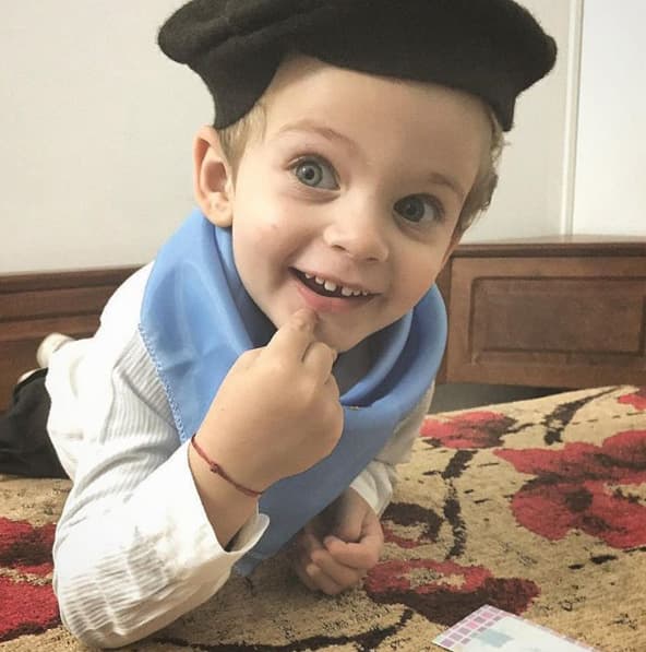 Así de pequeño como se ve, Benicio tiene una popular cuenta en Instagram, actualmente tiene ya 67 mil seguidores.