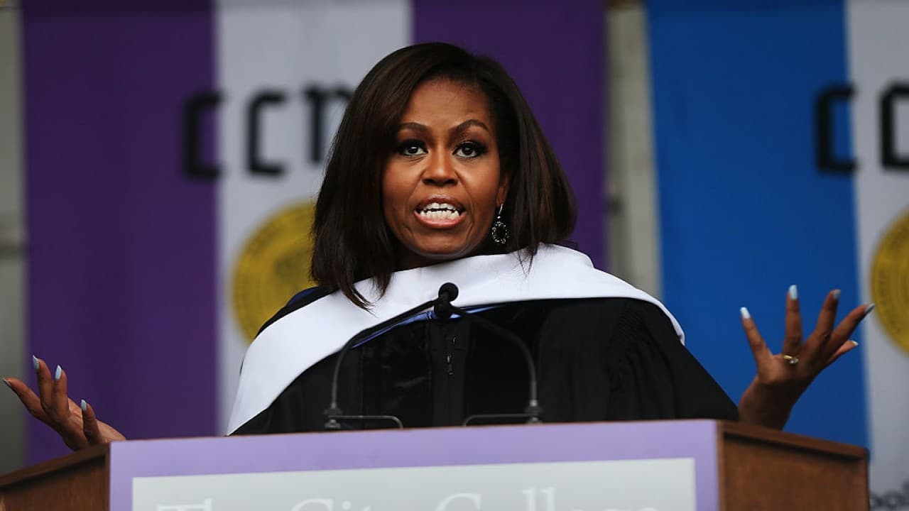 Michelle Obama:  "Los líderes que deshumanizan e intimidan no tienen nada que ofrecer"