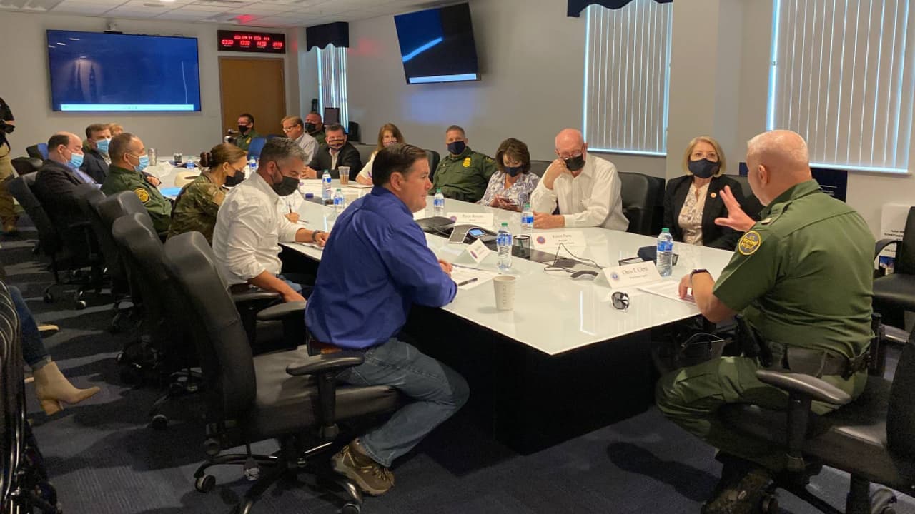 Se espera que el gobernador hable del envío de elementos de la Guardia Nacional a la frontera y de esta reunión con líderes locales para discutir la situación de la inmigración en su vista en Yuma, Arizona este 21 de abril.