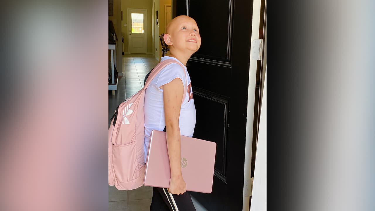 Ahora que se ha recuperado está lista para volver a la normalidad y para continuar con sus estudios y “así fue su primer día de clases”, indicó su madre.