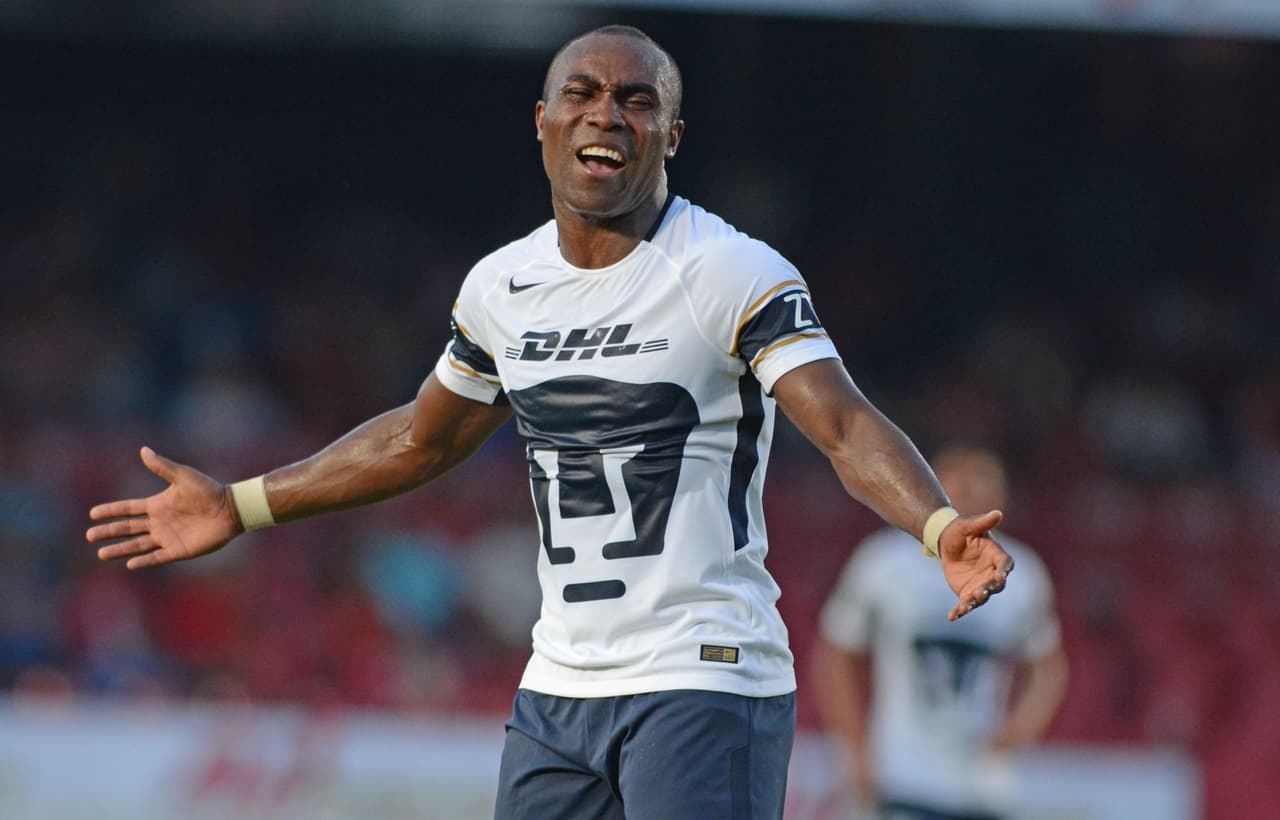 <b>Joffre Guerrón en Pumas: </b>el ecuatoriano defendió las playeras de ambos equipos, pero en ninguno pudo brillar.