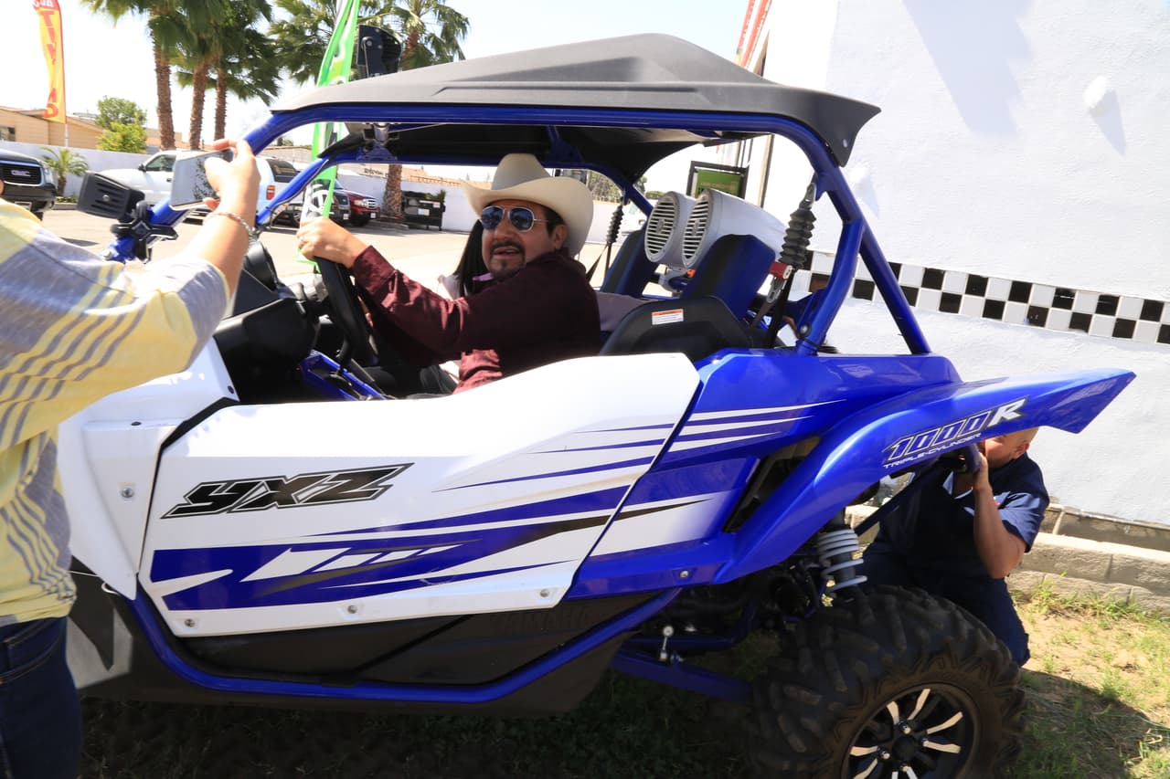 Parece que
<b>El Feo</b> quería cambiar su camioneta por esta RV.