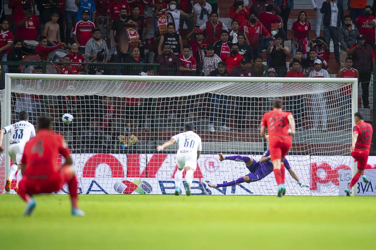 Toluca vino dos veces de atrás para rescatar el empate ante Rayados gracias a un doblete de Leo Fernández; Maxi Meza y Joel Campbell le habían dado la ventaja a los visitantes.
