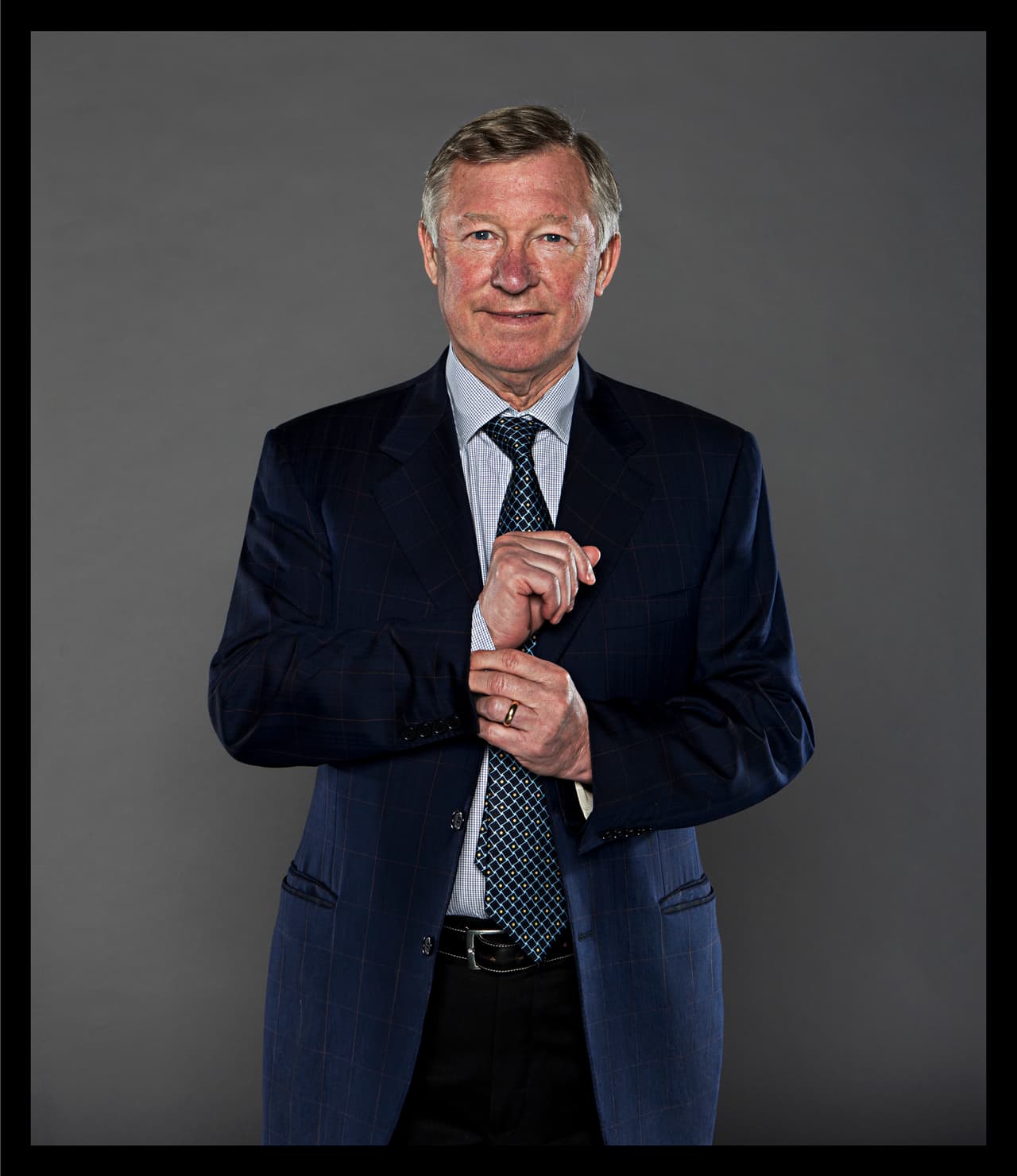 Sir Alex Ferguson se convirtió en el caballero del fútbol mundial, un hombre que con un total de 49 títulos se catapultó como el DT más ganador de la historia y ante todo como una leyenda y ejemplo.