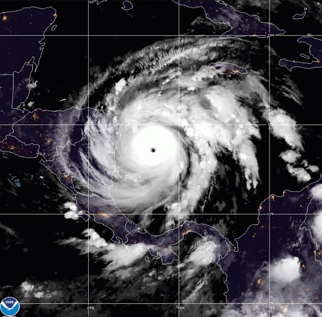 Lento inicio de la temporada de huracanes en el Atlántico: expertos recortan sus previsiones pero no se debe bajar la guardia
