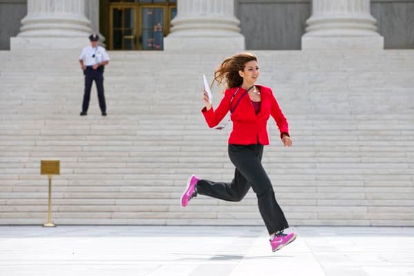 Becarios, prisas y tenis: una semana histórica en la Corte Suprema