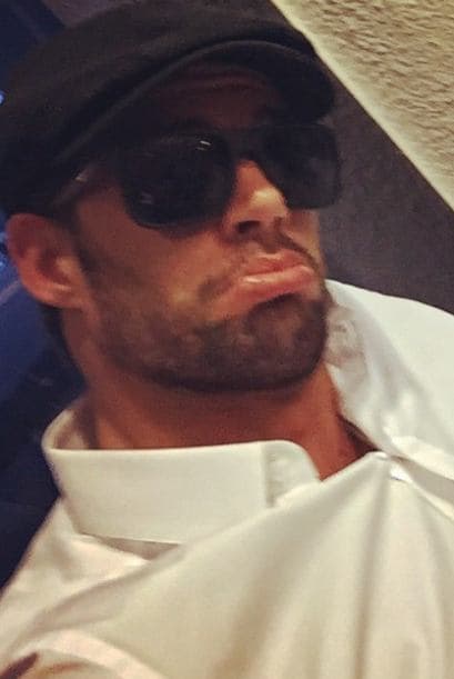 Para cerrar con broche de oro tenemos a William Levy, quien quiso mandar un besito, muy a su manera pero por fin pudo complacer a sus fanáticas.