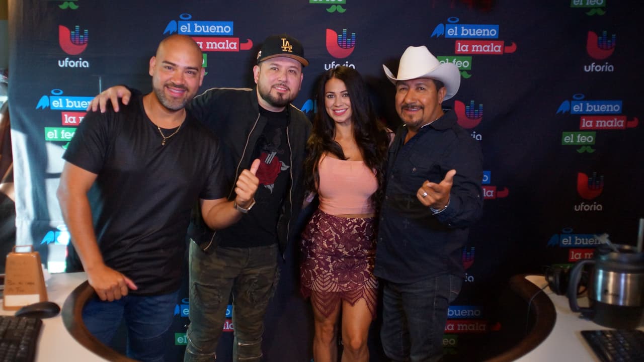 Roberto Tapia llegó al El Bueno, La Mala y El Feo para estrenar en exclusiva su nuevo sencillo.