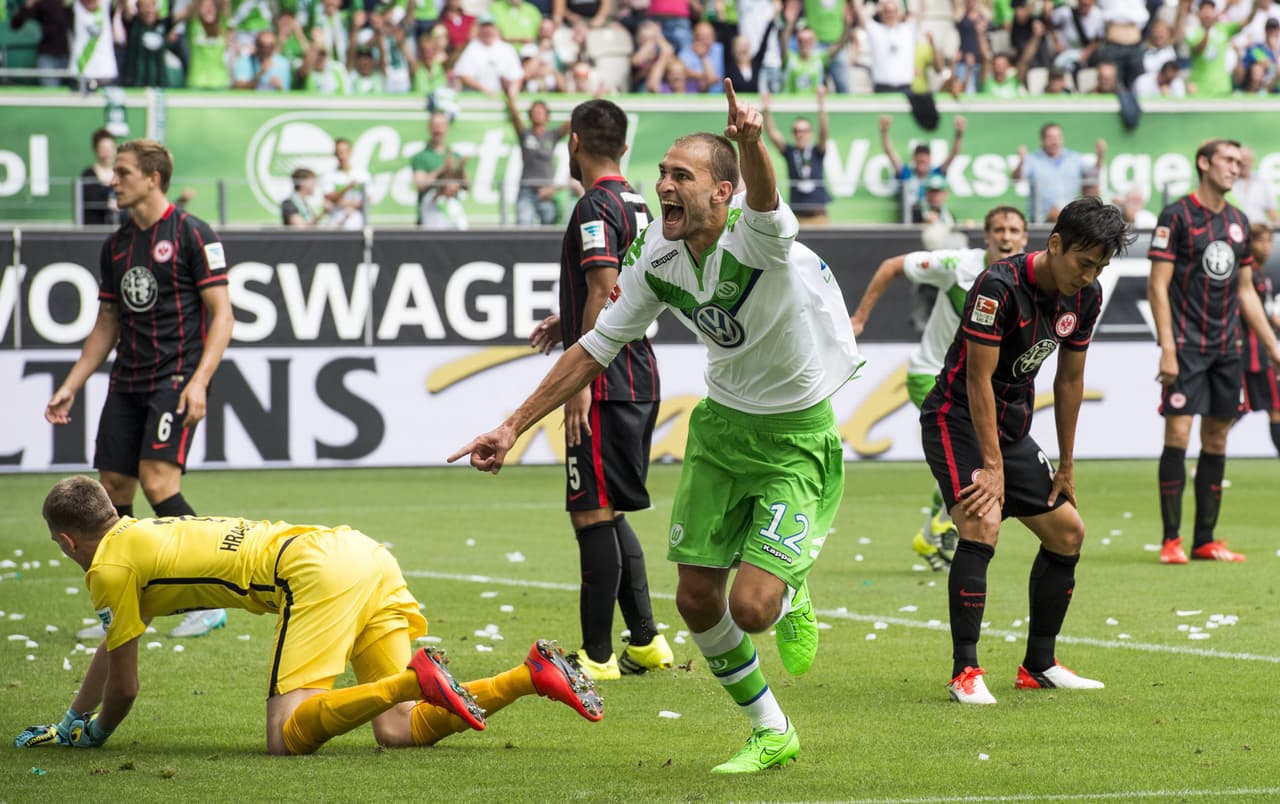 Perisic y Bas Dost propician el primer triunfo del Wolfsburgo