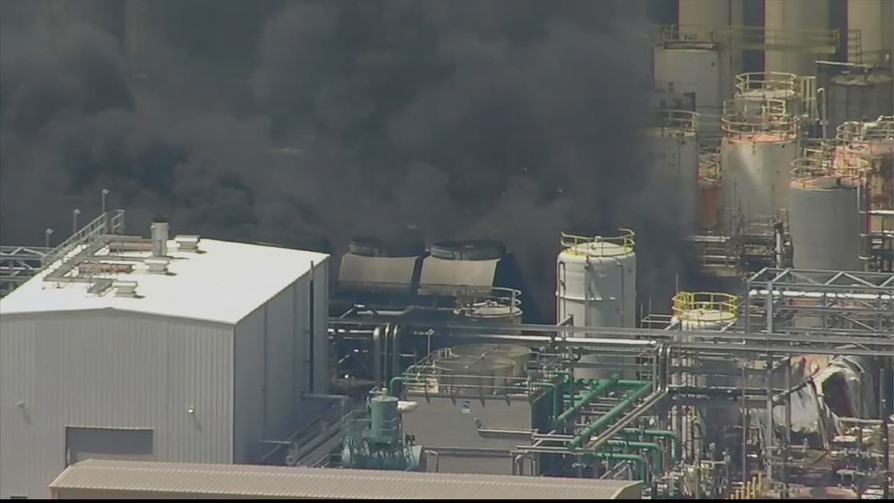 El incendio comenzó alrededor de las 11 am, el martes 2 de abril en la planta KMCO en Ramsey Road en Crosby Dayton Road y fue extinguido alrededor de las 5 pm.