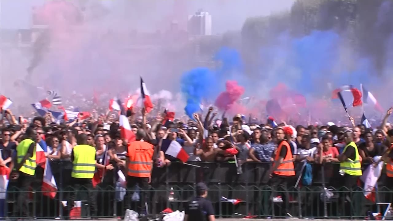 Te van a erizar la piel: así se festejaron en París y Zagreb los goles de la final del Mundial