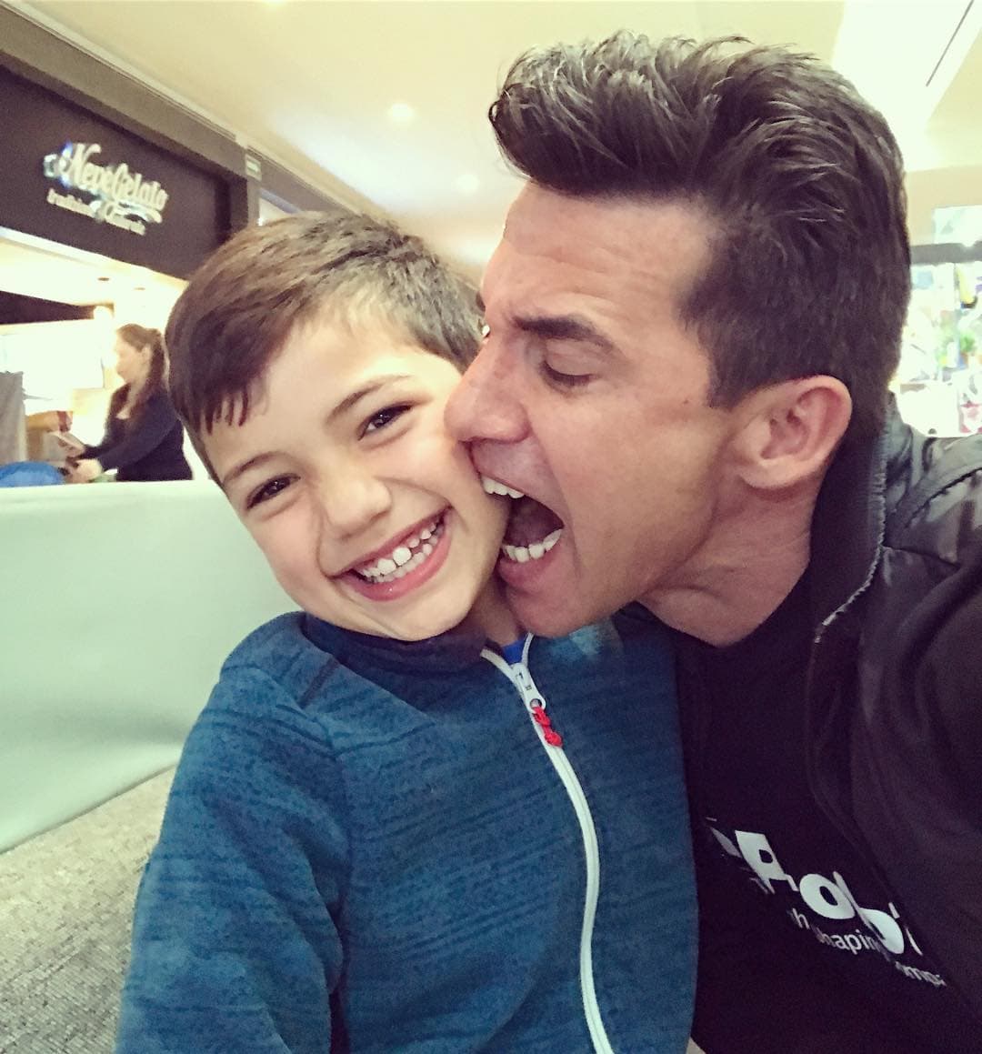 El hijo que tuvieron 
<b><a href="http://www.univision.com/temas/jorge-aravena">Jorge Aravena</a></b> y Paola Toyo está enamorando a los fans del actor en las redes sociales pero definitivamente el niño no se parece físicamente a su papá.