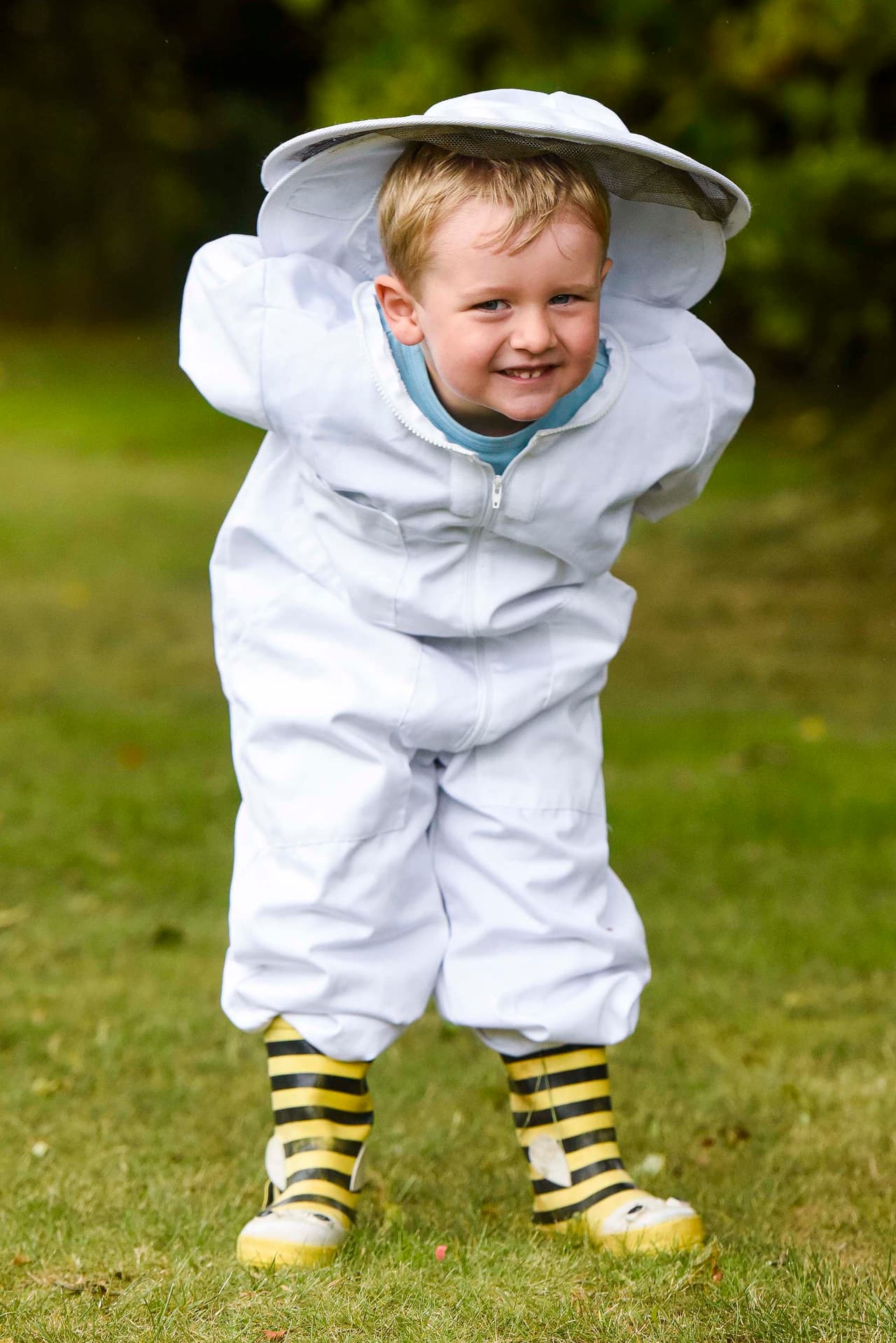El pequeño tiene sus paredes tapizadas de posters, fotografías y artículos relacionados con estos insectos.